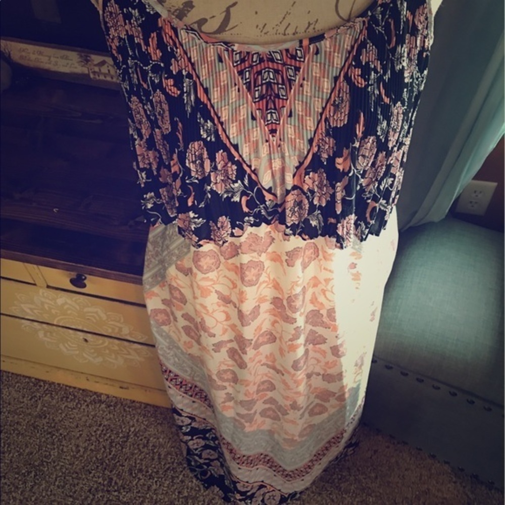 NWT Sequin Hearts Floral Boho Maxi Dress Small